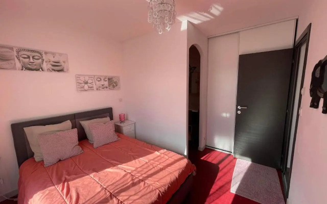 Maison neuve avec jardin au calme