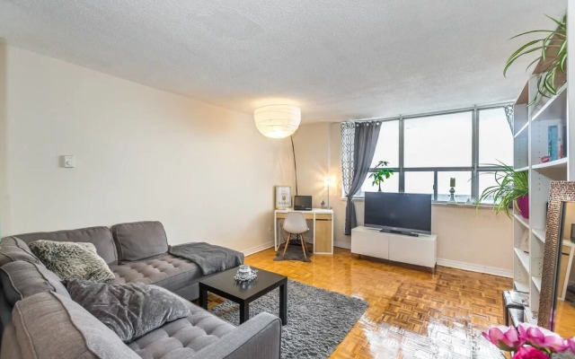 Downtown, Posh PENTHOUSE, Walk Score 95