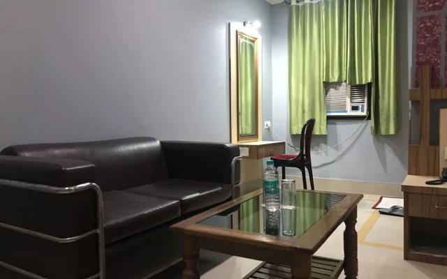 Hotel Minakshi International