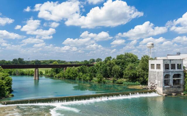 Momma's House on Landa DT 430