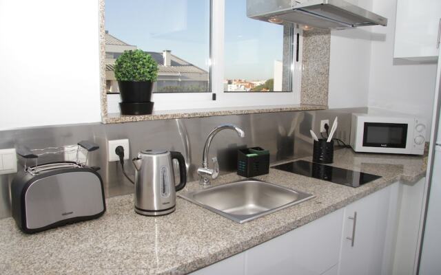 Liiiving in Porto Bright Balcony Apartment