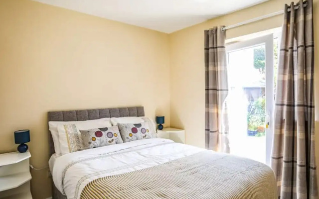 Homely, 4-bed House Close to Stunning Beach