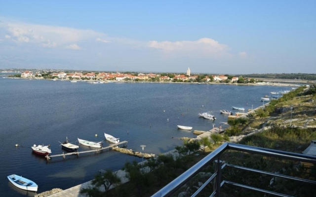 Apartment Ljilja - 10m from the sea with parking: A4 Nin, Zadar riviera