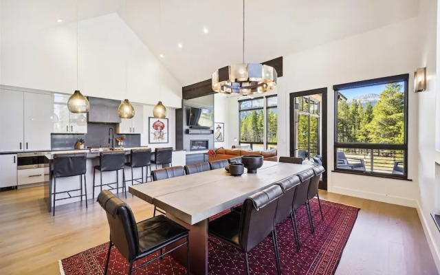 Outside The Bubble 4 Bedroom Home