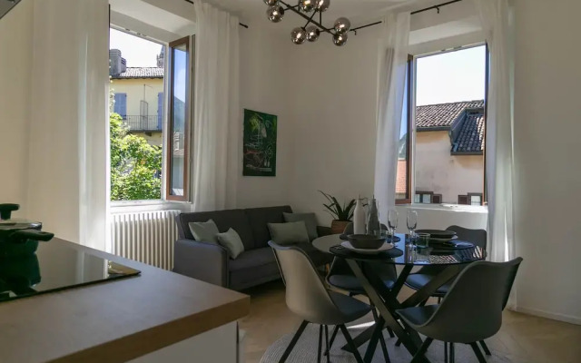 Lake River Apartment