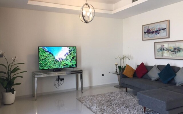 5 BR Villa With Pool Table