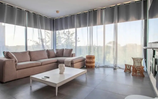 Kite Suite 207