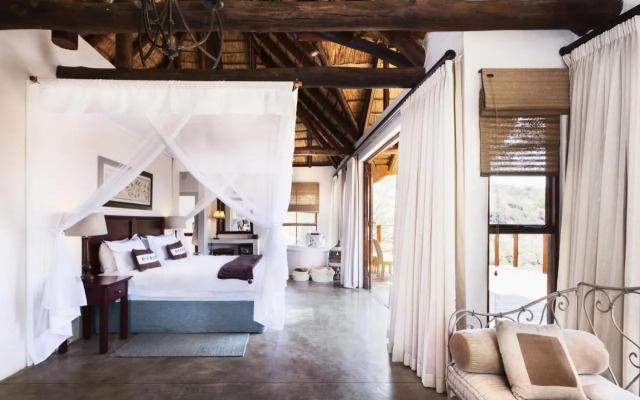 Esiweni Game Lodge