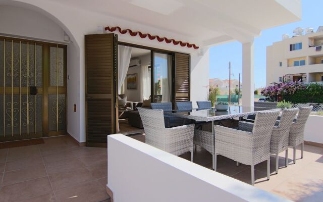 Phaedrus Living City Flat Androcleous