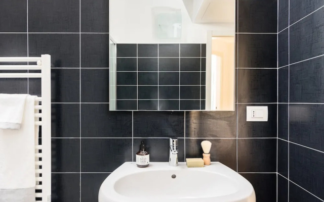 Altido Sunny 1-Bed Flat With/ Balcony