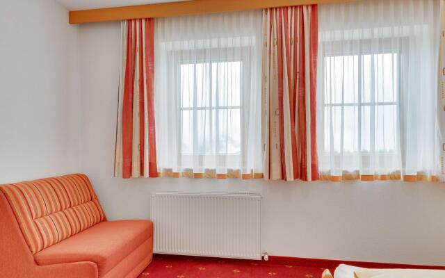 Quaint Apartment in Hainzenberg near Horbergbahn