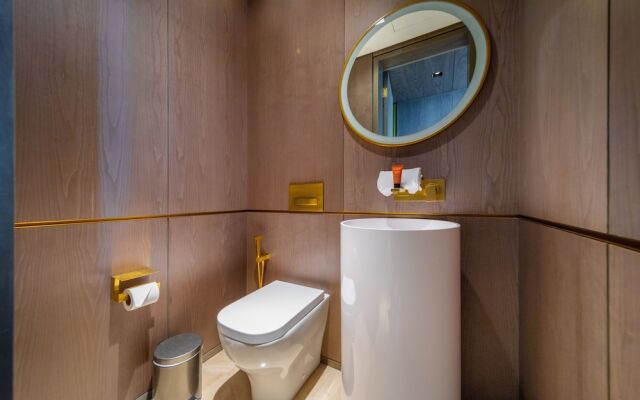 Platinium- FIVE Residences ?