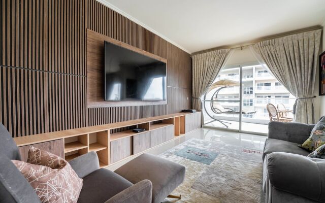 Urban Pumpkin 3-bedroom Apartment, Gerrard Road