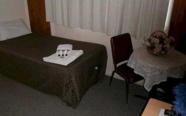 Tara Hotel Motel