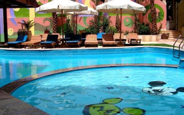 Paradise Hill Apartments