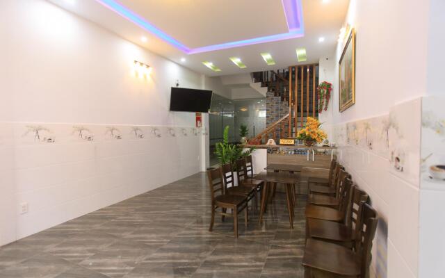 OYO 1068 Fussa Hostel and Apartment