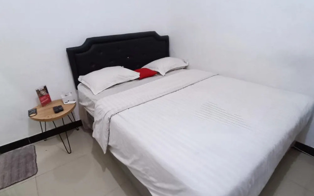 OYO 93885 D'harjo Guesthouse