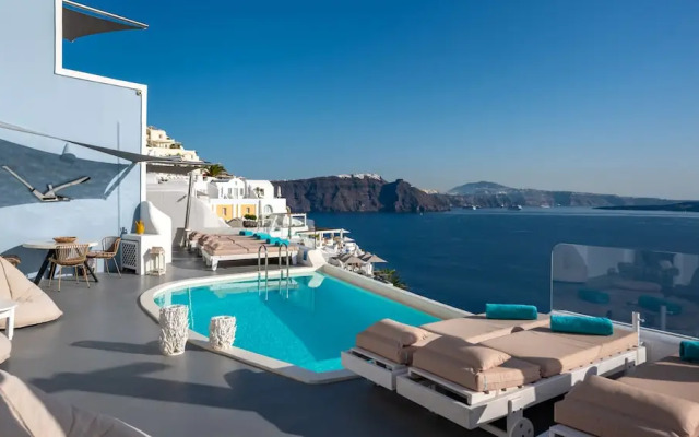 Kima Oia Suites
