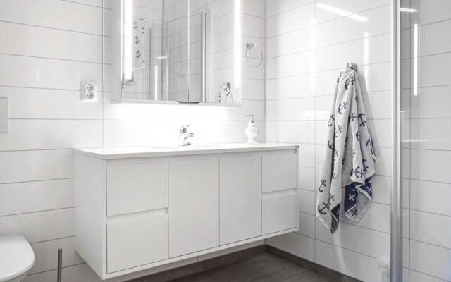 Beautiful Home in Stolmen With 4 Bedrooms and Wifi