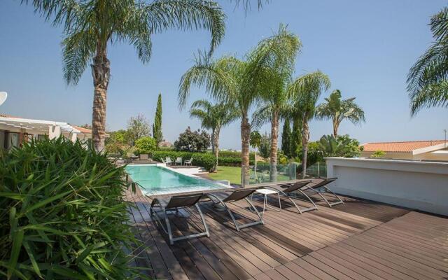 Villa Protaras Sunshine Stylish 4BDR Villa with Pool Close to Fig Tree Bay Beach
