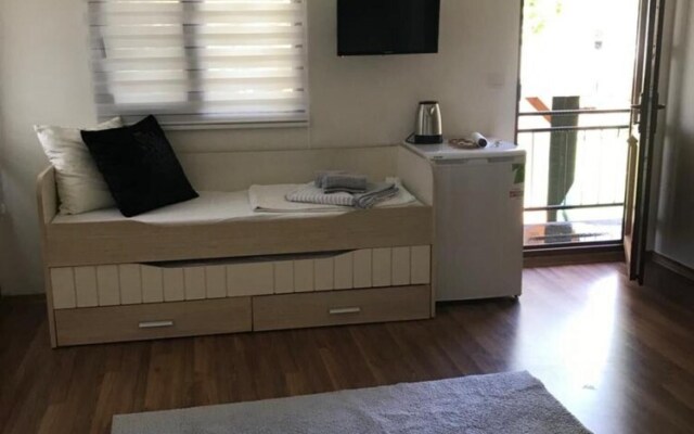 Flat With Pool Surrounded by Nature in Konyaalti