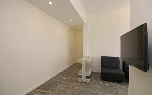 LinkHouse Beautiful High Floor 1-BDR c2-0036