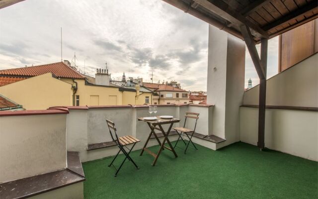 Apartment Pařížská 1