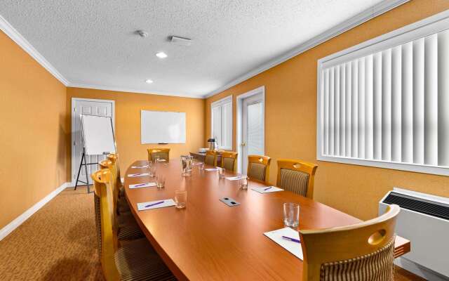 Coast Fraser Inn