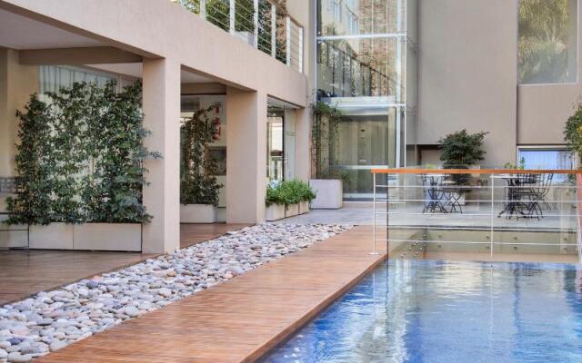 San Isidro Plaza Hotel