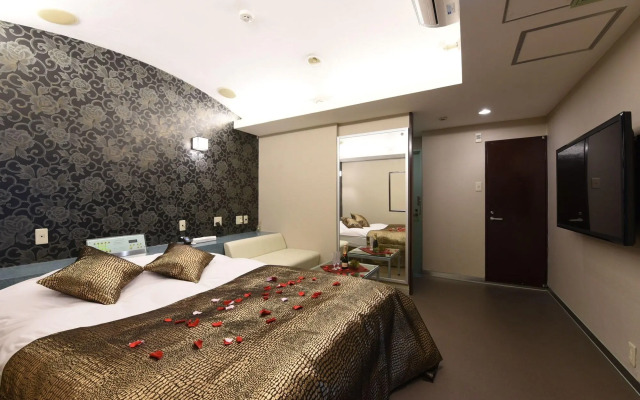 Hotel Frontier - Adults Only