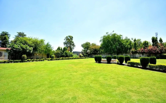 Corner House By OYO Rooms