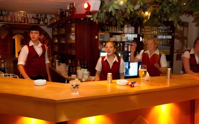 Hotel & Restaurant Bei Baki