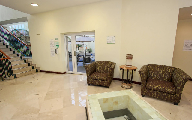 Holiday Inn Convention Center by IHG