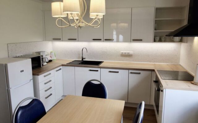 Holiday Hill 26338