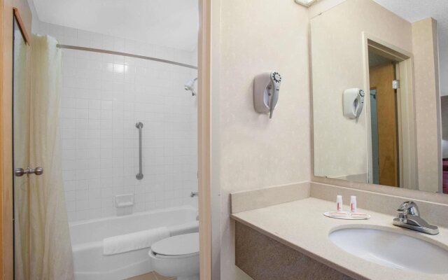 Red Roof Inn Perryville