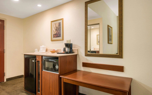 Quality Inn & Suites Tarpon Springs South