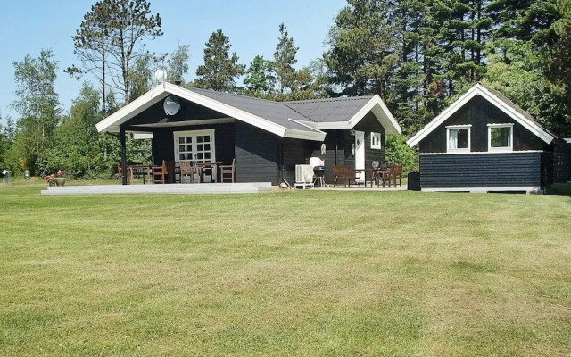 8 Person Holiday Home in Hojslev