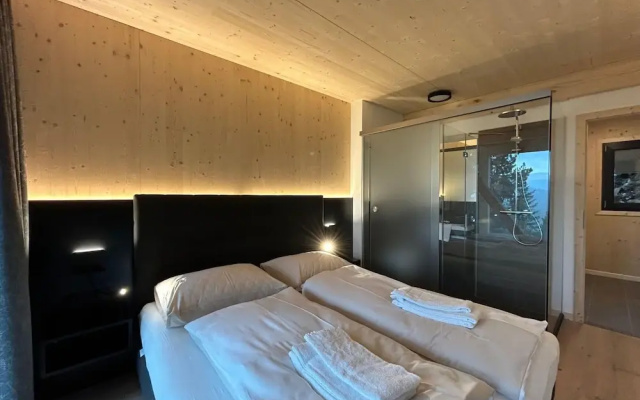 Superior Chalet With Sauna and hot tub
