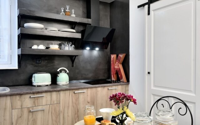 2 Mazi Suites