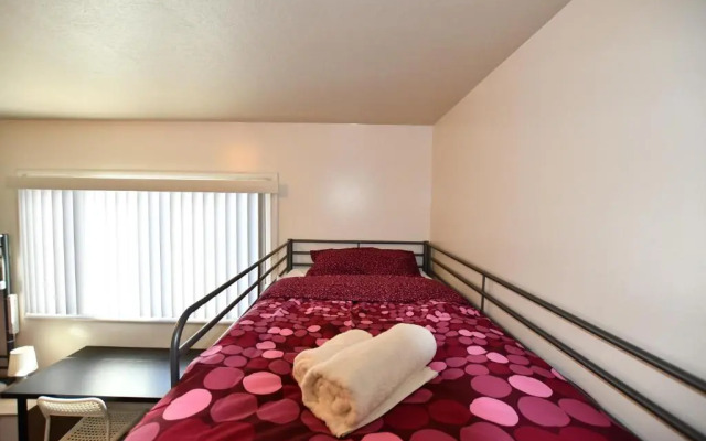 Hostel Style Shared Room