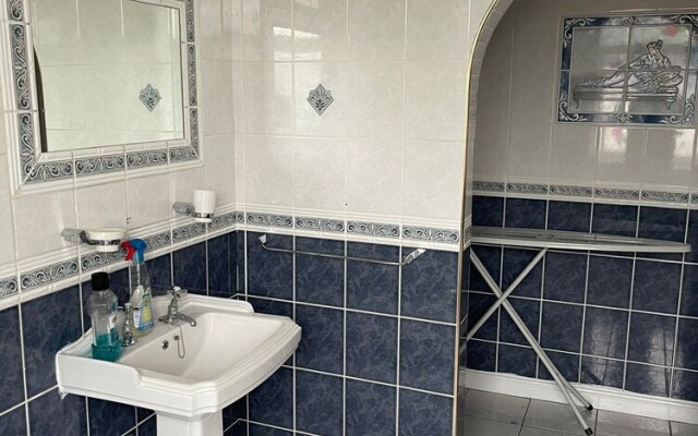 Beautiful 5 bed Farm Accommodation