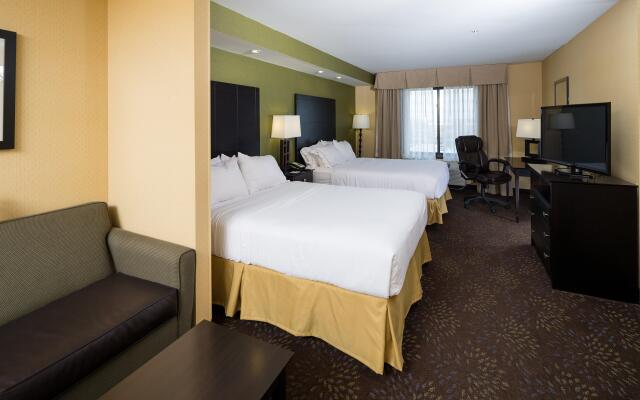 Holiday Inn Express & Suites Detroit North - Troy, an IHG Hotel