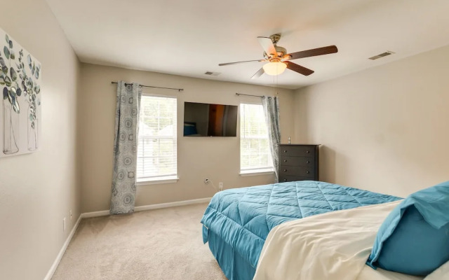 Charming North Charleston Townhome - Pets Welcome!