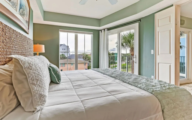 Cozy Beachfront 1BR w/ Stunning Views