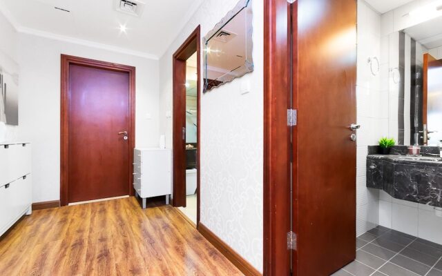 City Nights - 2B Burj Al Nujoom Tower