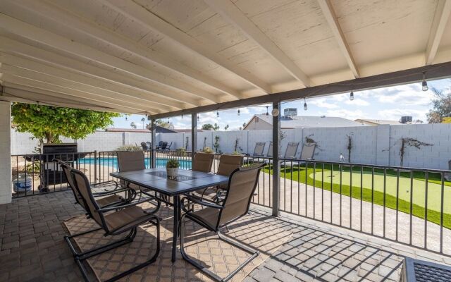 Open Floor Mesa Gable Vacation Home with Heated Pool by Redawning