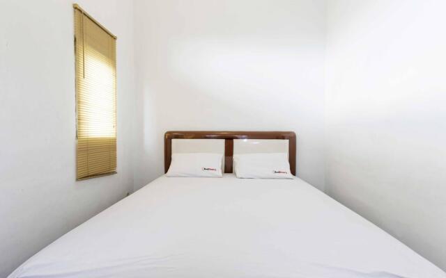 RedDoorz @ Deplu Raya