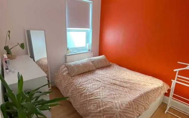 Vibrant & Funky 1BD Flat - 12 Mins to Stratford!