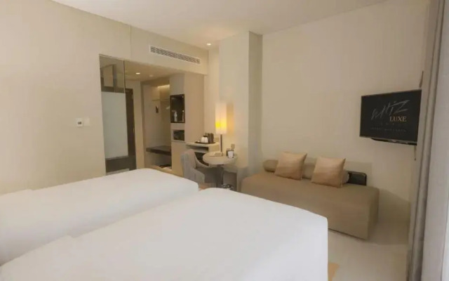 Whiz Luxe Hotel Spazio Surabaya