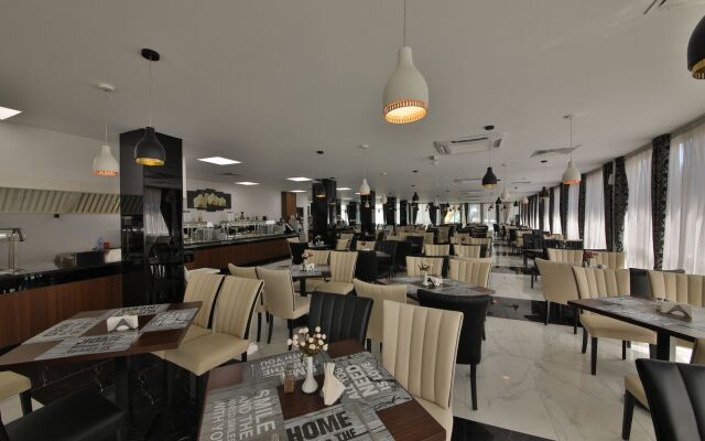 Prestige Deluxe Hotel Aquapark Club